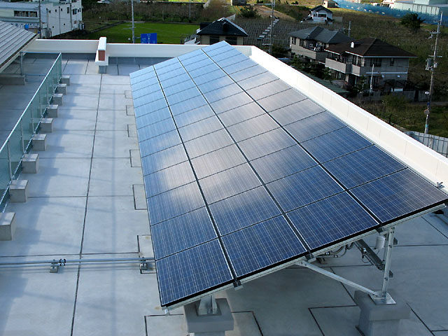 安楽川小学校　太陽光発電設備の写真