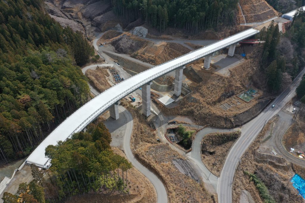 設楽ダム国道２５７号２号橋床版工事の写真